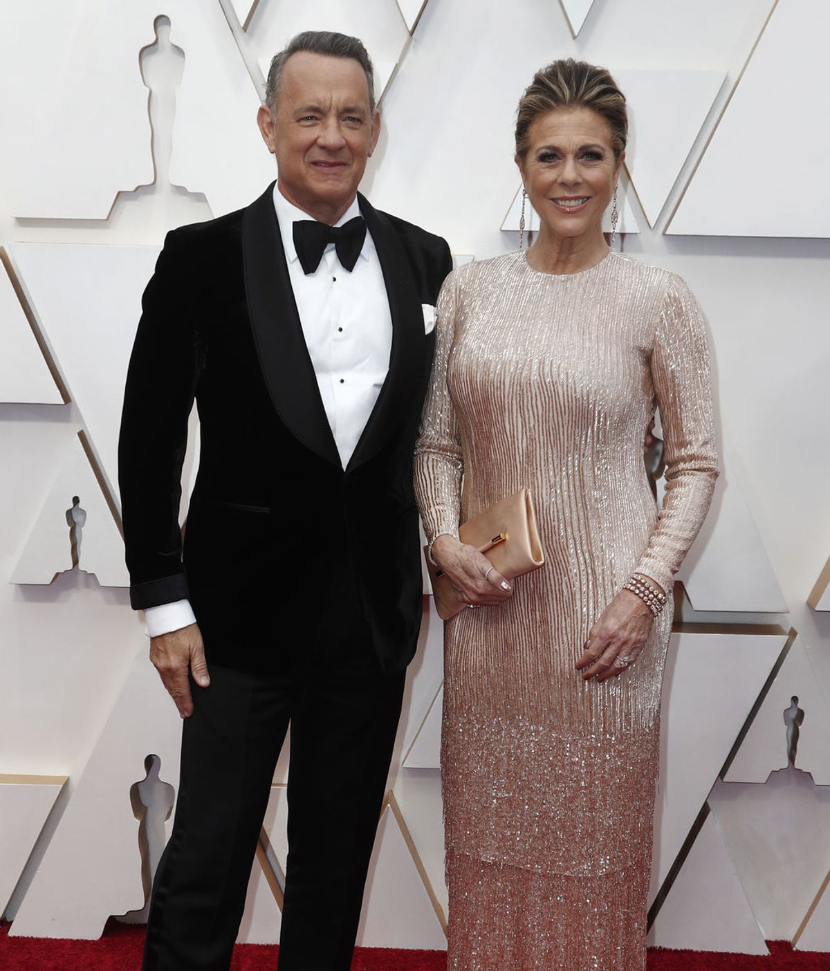 Tom Hanks y Rita Wilson posan en la alfombra roja de los Premios Óscar 2020
