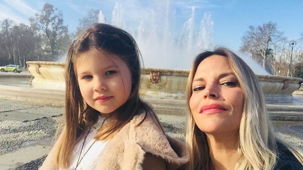 Premiada niña de 5 años por llamar al 112 para pedir un médico para su madre enferma