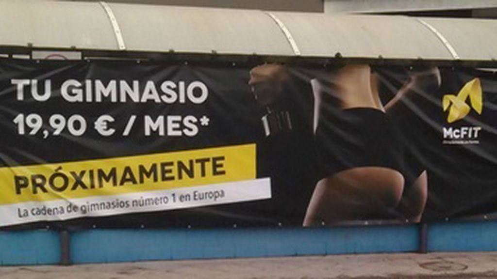 Un juez condena a los gimnasios McFit a retirar una campaña publicitaria que "denigra a la mujer" Un juez condena a los gimnasios McFit a retirar una campaña publicitaria que "denigra a la mujer"