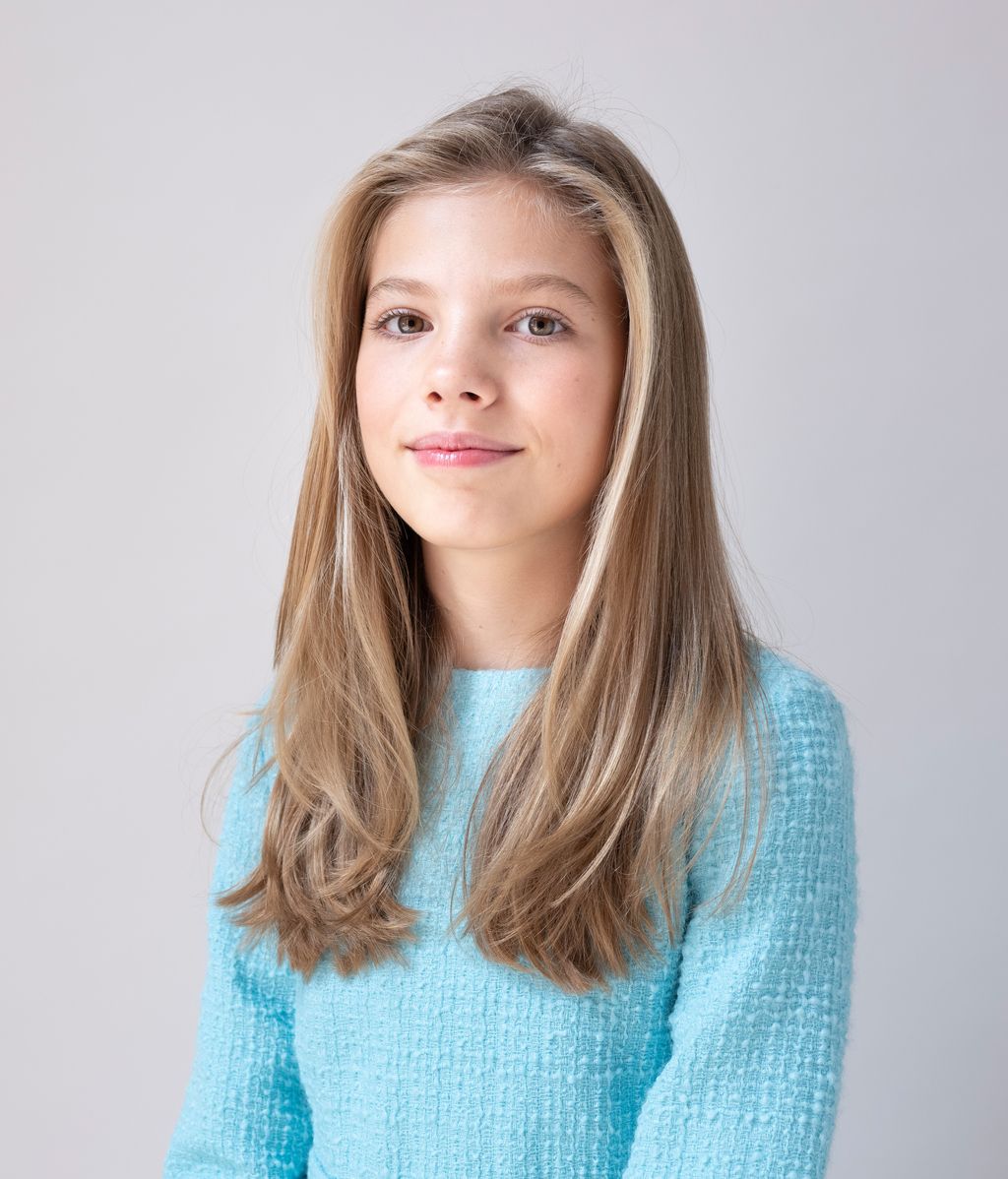 Fotografías oficiales de Sus Majestades los Reyes y Sus Altezas Reales la Princesa de Asturias y la Infanta Doña Sofía