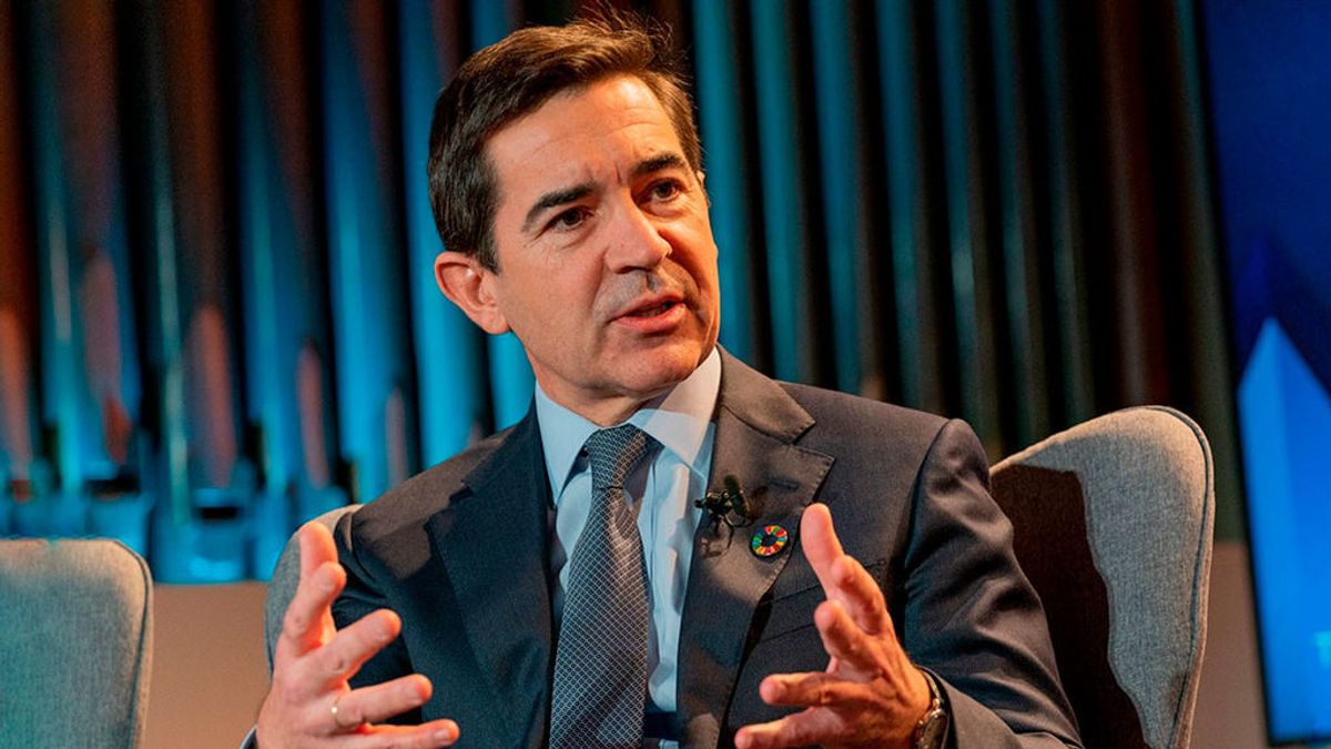 El presidente del BBVA gana 7,4 millones de euros en su primer año en el cargo El presidente del BBVA gana 7,4 millones de euros en su primer año en el cargo