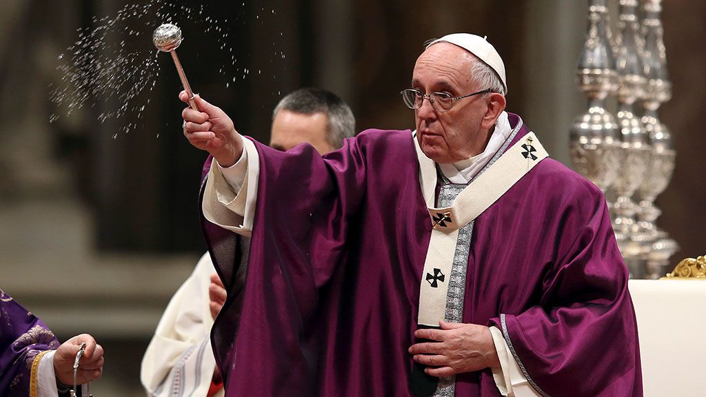 El papa rechaza que haya curas casados y dar más responsabilidad a las mujeres El papa rechaza que haya curas casados y dar más responsabilidad a las mujeres