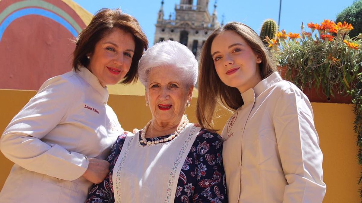 Una joven sevillana recauda 4.000 euros para una ONG con un libro de recetas ‘de abuela’: “Un potaje de lentejas es algo que todo joven debería saber hacer” Una joven sevillana recauda 4.000 euros para una ONG con un libro de recetas ‘de abuela’: “Un potaje de lentejas es algo que todo joven debería saber hacer”