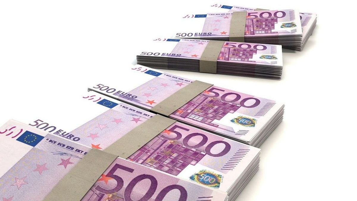 Detenida una mujer por cobrar más de 170 000 euros sin ir ni un solo día a trabajar