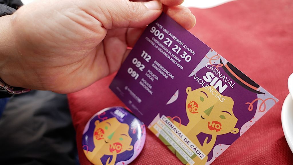 Chapas y tarjetas de la campaña