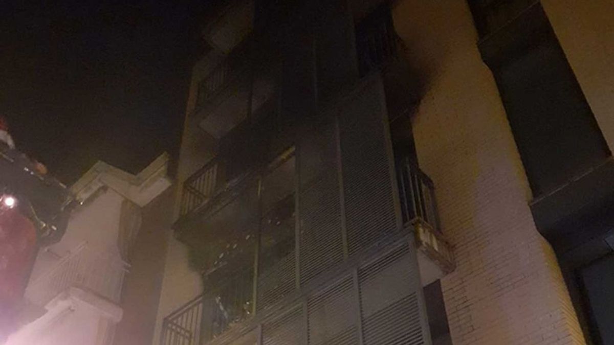 Una mujer en estado crítico en un incendio en Girona
