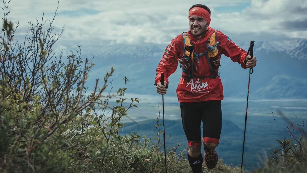 Marcos corre en solitario Alaska e Islandia en busca de nuevos donantes de médula