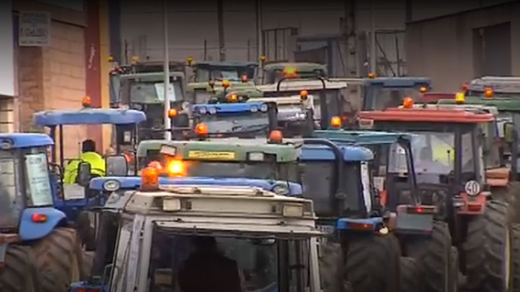 Tractorada de los agricultores para gritar ¡Basta Ya!