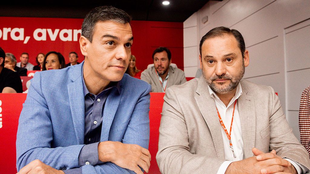 Pedro Sánchez reúne a su Comité Federal con Cataluña, ERC y las autonómicas del 5-A sobre la mesa Pedro Sánchez reúne a su Comité Federal con Cataluña, ERC y las autonómicas del 5-A sobre la mesa