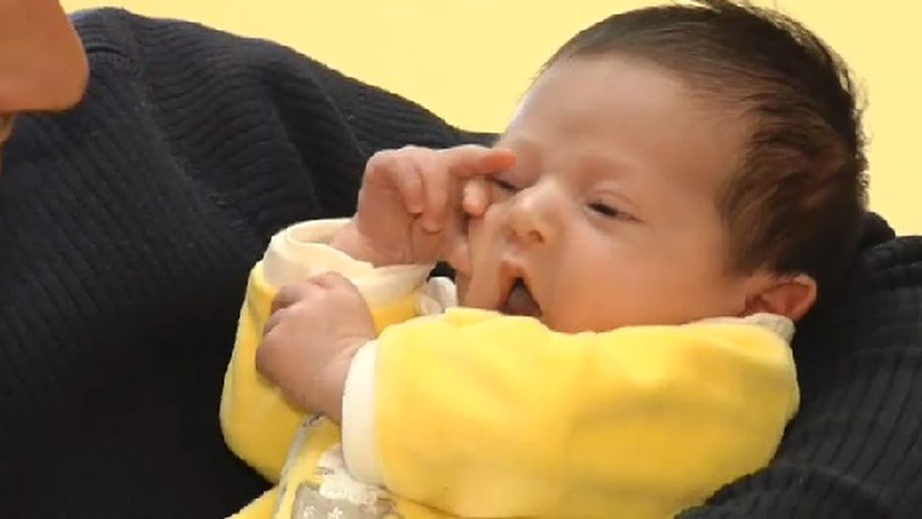 Yerai, el mejor regalo para los vecinos de Puebla de Pedraza: es el primer bebé desde hace 43 años
