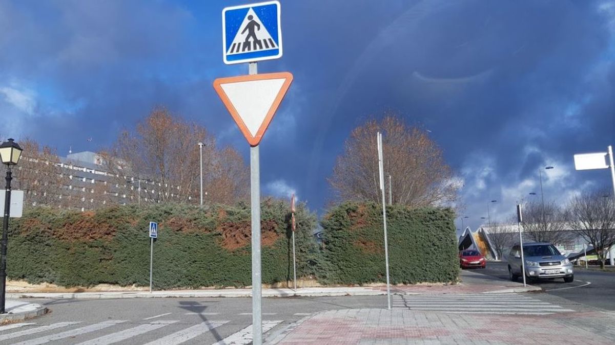 Muere una mujer y siete personas resultan heridas en la colisión entre tres turismos en Ávila