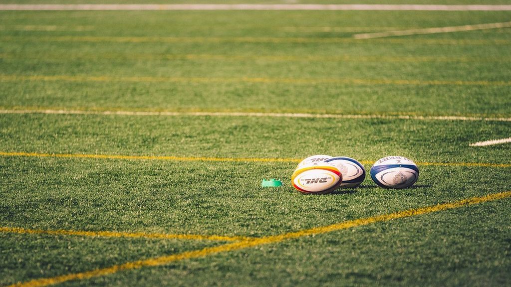 Muere una mujer tras recibir un pelotazo cuando veía jugar a su nieto jugar un partido de rugby Muere una mujer tras recibir un pelotazo cuando veía jugar a su nieto jugar un partido de rugby