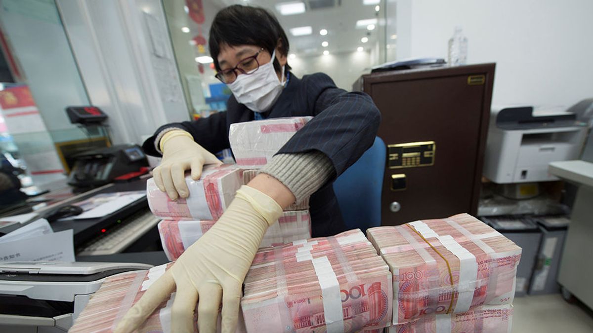 China anuncia medidas para lavar el efectivo para evitar el contagio por coronavirus China anuncia medidas para lavar el efectivo para evitar el contagio por coronavirus