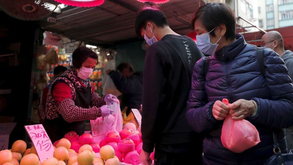 Hong Kong afronta el coronavirus malherida tras meses de protestas