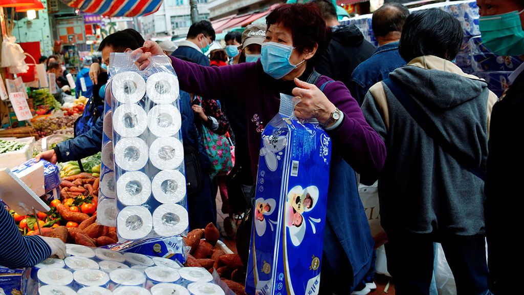 Roban 600 rollos de papel higiénico en Hong Kong en plena crisis del coronavirus Roban 600 rollos de papel higiénico en Hong Kong en plena crisis del coronavirus