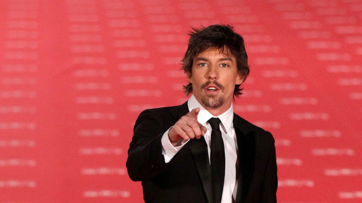 Condunden en Twitter al actor Adrián Lastra con la vicepresidenta del PSOE Adriana Lastra, que se disculpa por las molestias Condunden en Twitter al actor Adrián Lastra con la vicepresidenta del PSOE Adriana Lastra, que se disculpa por las molestias