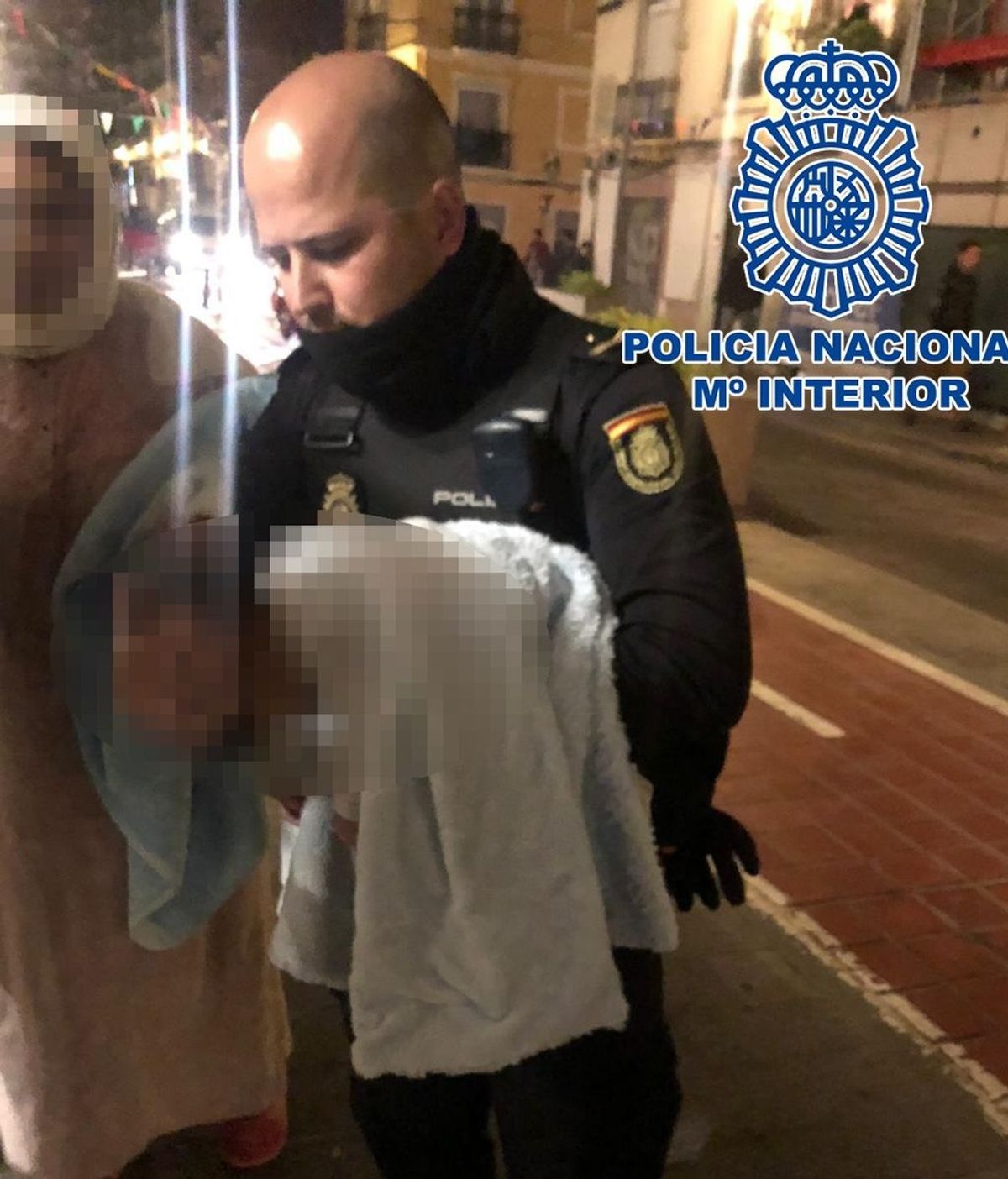 Policías salvan en Valencia a un bebé de dos meses en parada cardiorrespiratoria tras 20 minutos de reanimación