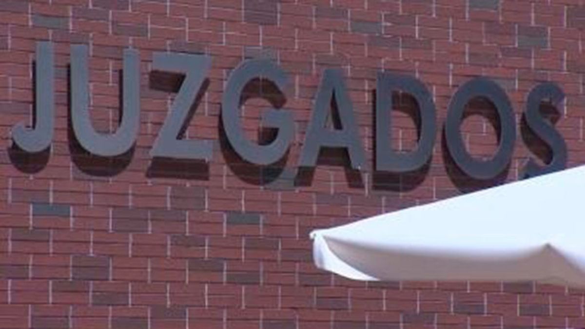 El caso de la joven que asesinó a su bebé, a juicio: "La apuñaló nueve veces hasta matarla" El caso de la joven que asesinó a su bebé, a juicio: "La apuñaló nueve veces hasta matarla"