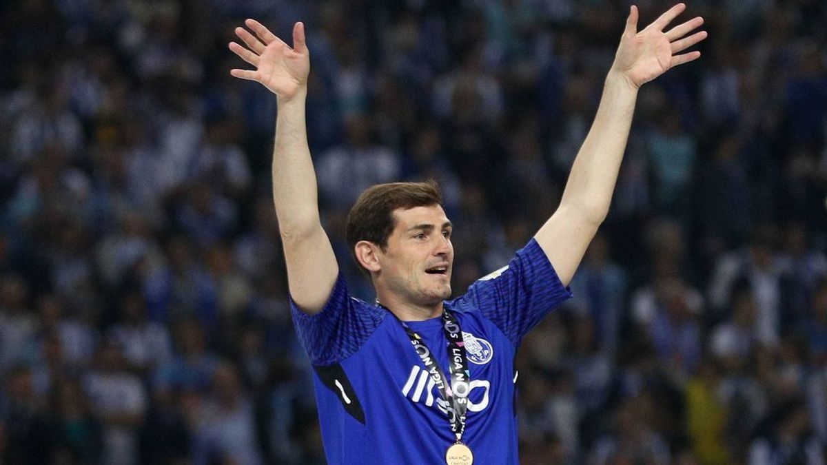 La despedida de Casillas a Oporto tras cinco años en Portugal: "Corazón dividido" La despedida de Casillas a Oporto tras cinco años en Portugal: "Corazón dividido"