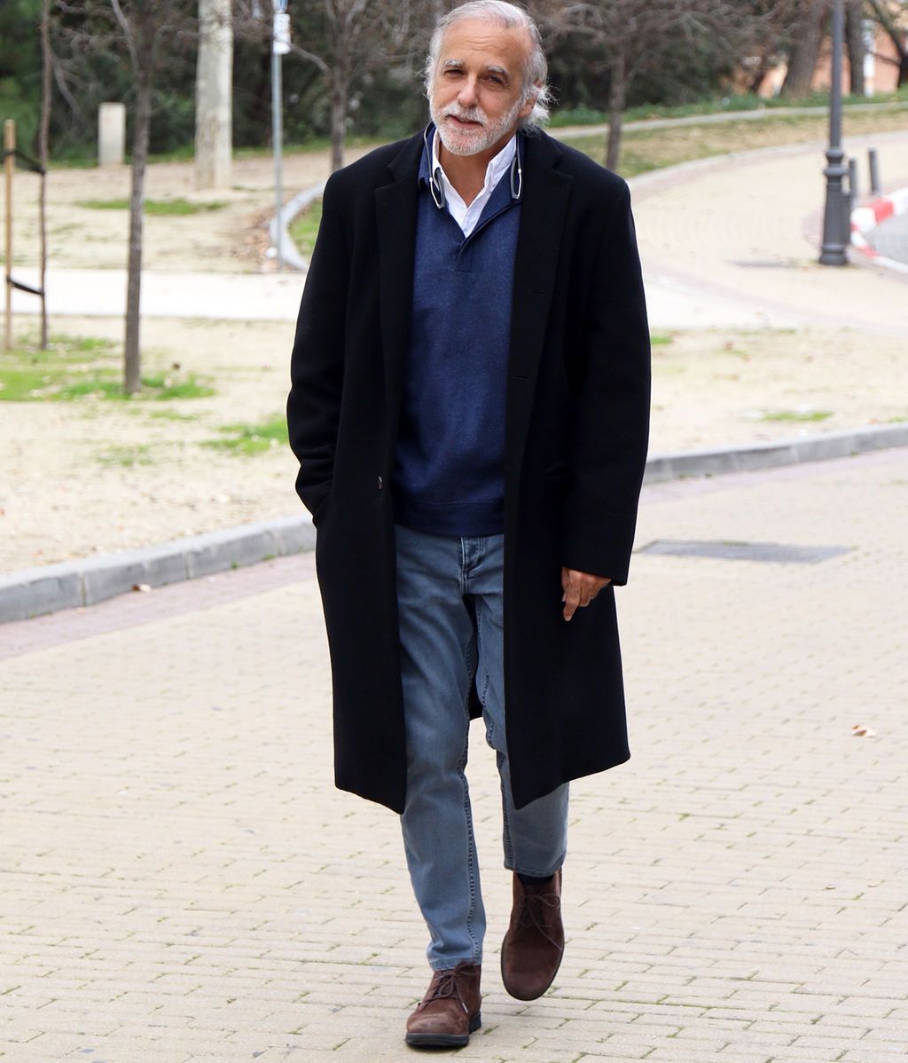 EuropaPress_2654098_Paco_Arango_hijo_del_empresario_Plácido_Arango_acude_al_tanatorio_para_despedir_a_su_padre_en_Madrid_a_17_de_febrero_de_2020_