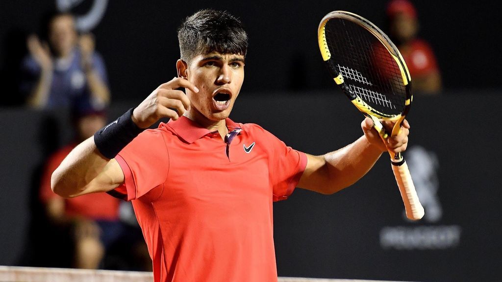 Alcaraz emula a Rafa Nadal tras su primera victoria ATP