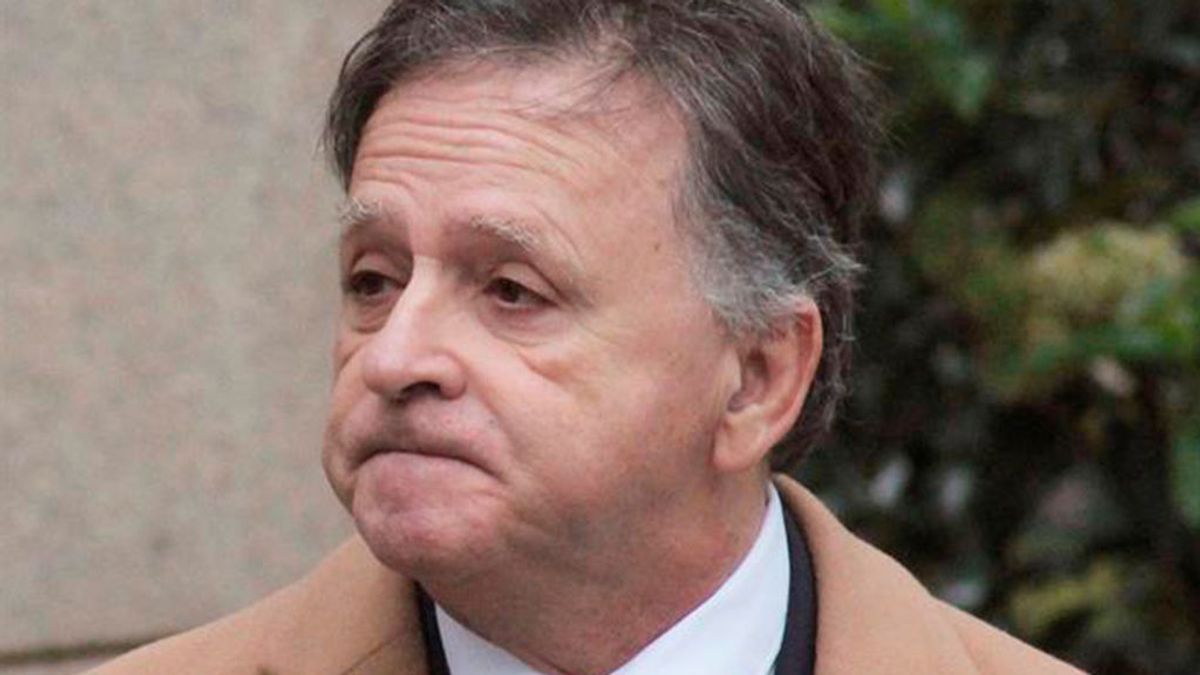 Vox suspende de militancia al senador de Ceuta Juan Ros Alcaide, denunciado por agredir a su mujer Vox suspende de militancia al senador de Ceuta Juan Ros Alcaide, denunciado por agredir a su mujer