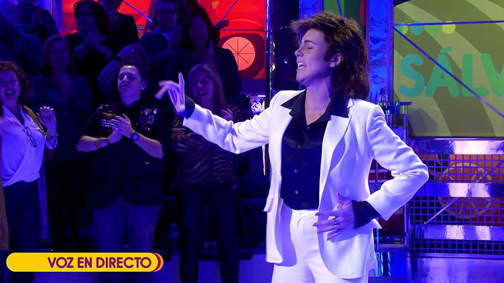 María Jesús Ruiz se convierte en Camilo Sesto