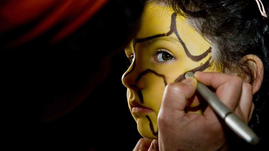 Consejos para no correr riesgos al maquillar a tus hijos en carnaval