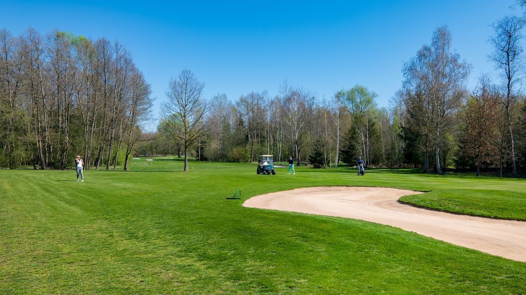 Bunker de arena cercano al green