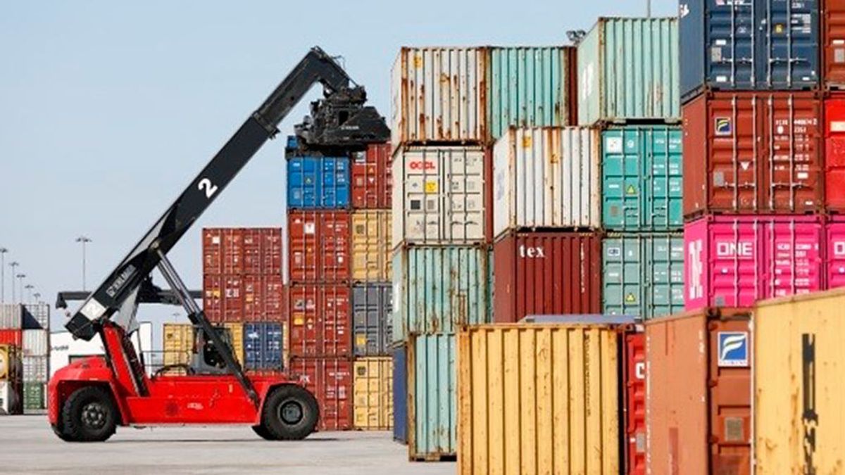 El déficit comercial bajó un 5,5% en 2019, hasta los 31.979 millones El déficit comercial bajó un 5,5% en 2019, hasta los 31.979 millones