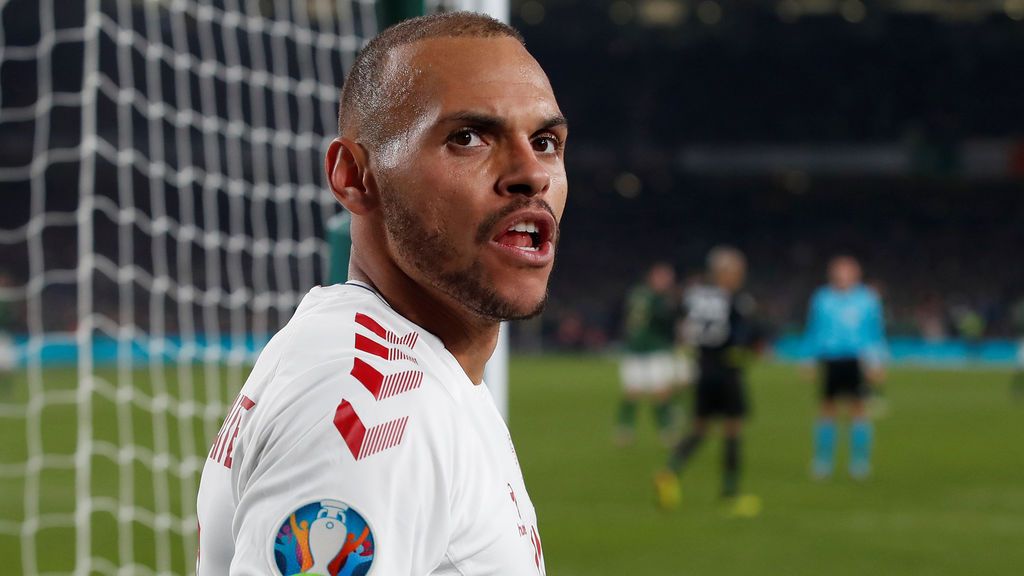 El Barcelona hace oficial el fichaje de Braithwaite y le pone una cláusula de 300 millones de euros El Barcelona hace oficial el fichaje de Braithwaite y le pone una cláusula de 300 millones de euros