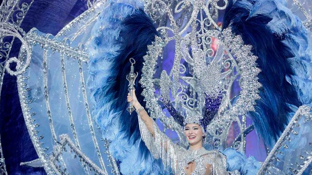 Sara Cruz Teja, la nueva reina del Carnaval de Tenerife, logra su sueño por su abuela, enferma de Alzheimer Sara Cruz Teja, la nueva reina del Carnaval de Tenerife, logra su sueño por su abuela, enferma de Alzheimer