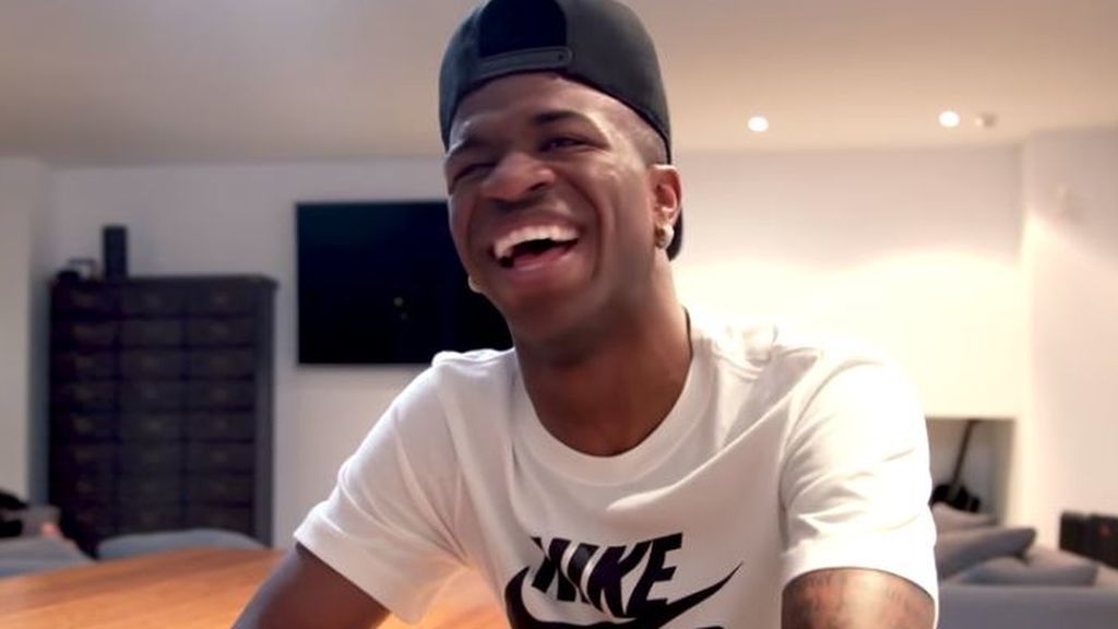 La respuesta de Vinicius cuando le preguntan si todavía es 'virgen': "Me estás cargando con esta pregunta" La respuesta de Vinicius cuando le preguntan si todavía es 'virgen': "Me estás cargando con esta pregunta"