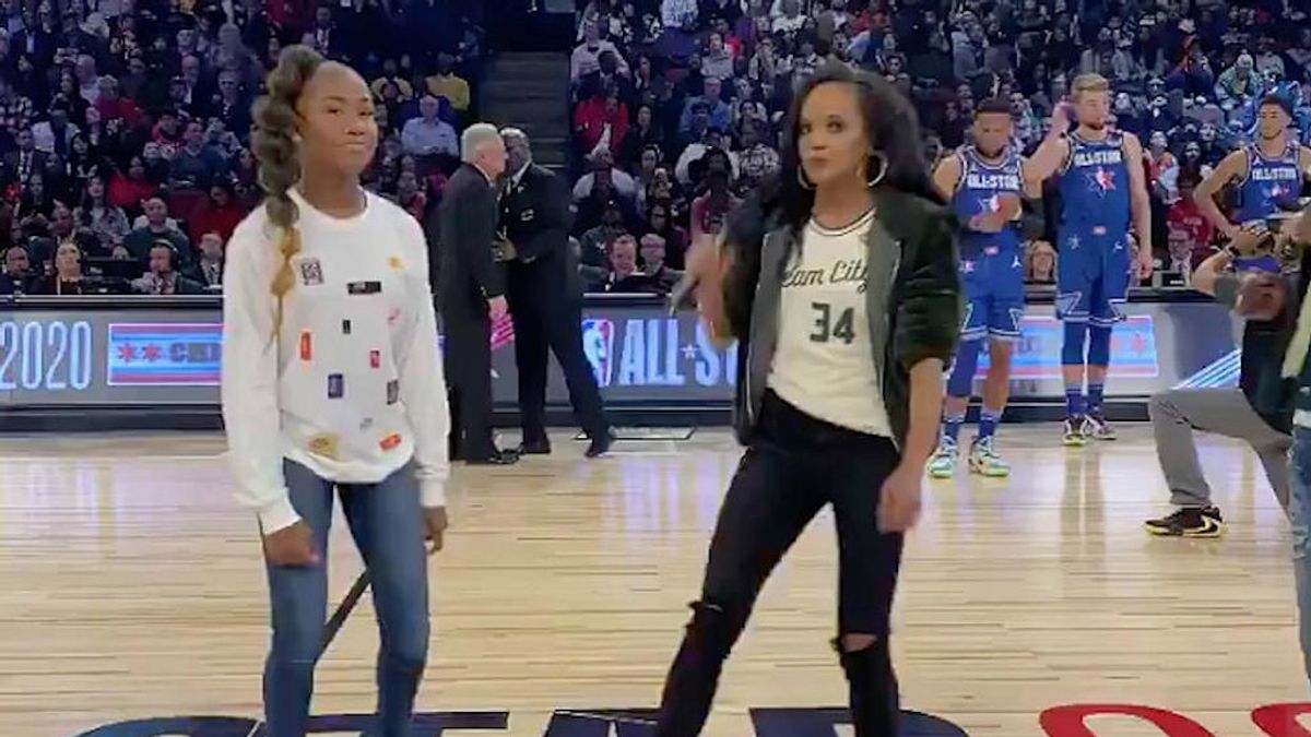 El 'Renegade dance', la coreografía de una niña de 14 años que cautiva a la NBA o el New York Times El 'Renegade dance', la coreografía de una niña de 14 años que cautiva a la NBA o el New York Times