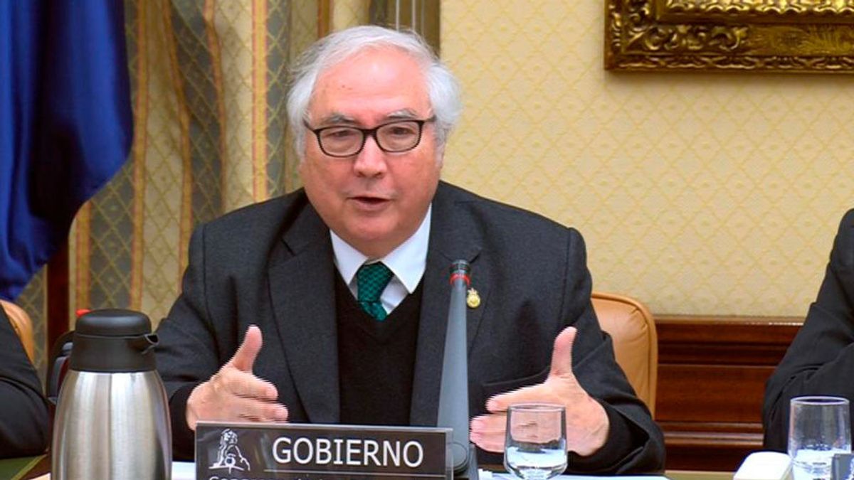 Castells: "Los universitarios sabrán antes de que comience el curso cuánto y cuándo recibirán la beca" Castells: "Los universitarios sabrán antes de que comience el curso cuánto y cuándo recibirán la beca"