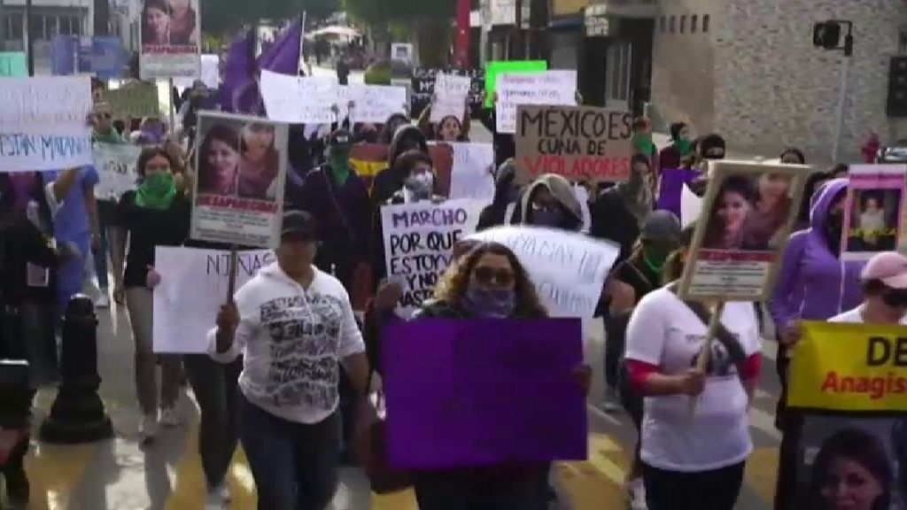 Cientos de activistas protestan en México contra la violencia machista en la frontera con EEUU