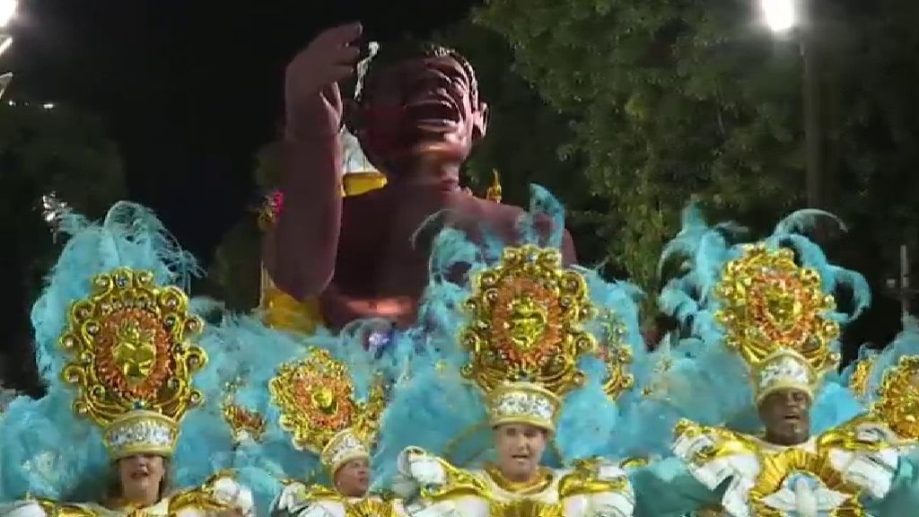 Arranca el Carnaval de Río de Janeiro: primer día de samba pese a la lluvia
