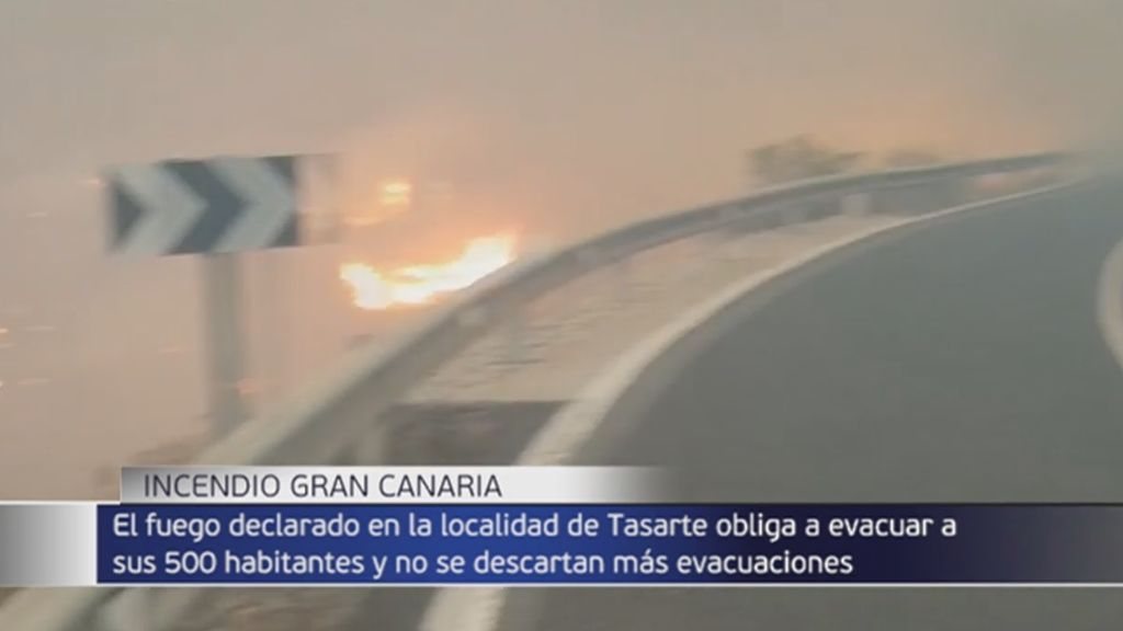 Gran Canaria, en alerta: a la calima se suma un fuego sin control que ha obligado a evacuar Tasarte