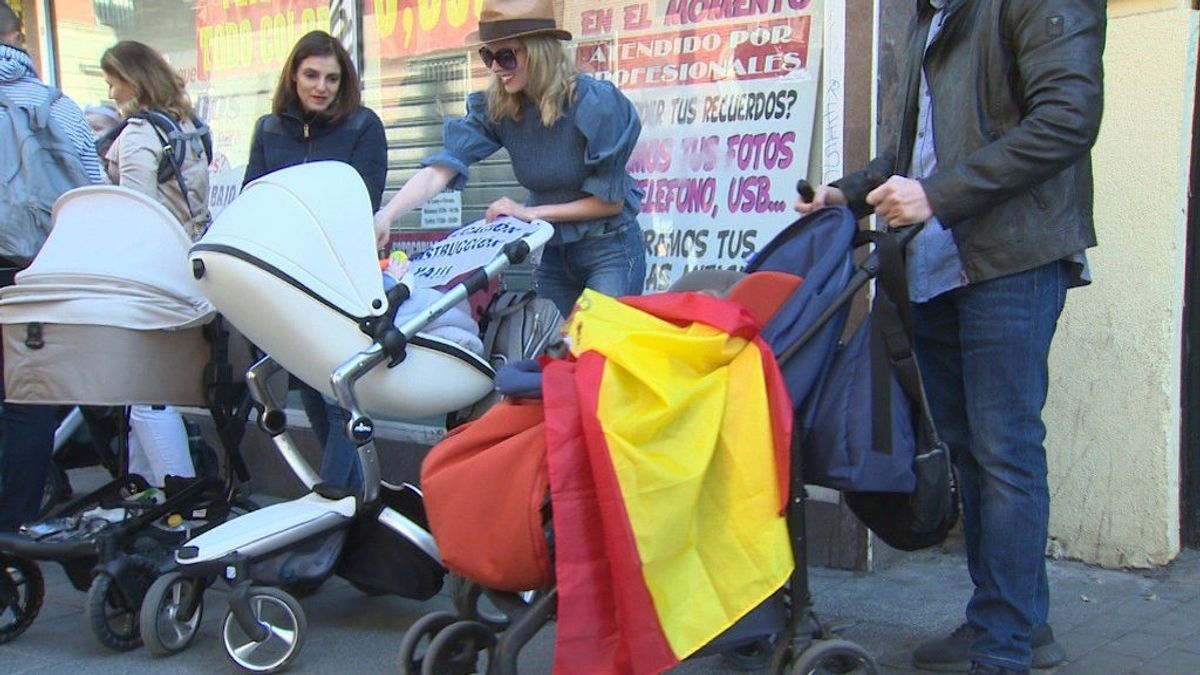 Padres por gestación subrogada piden soluciones para los bebés españoles nacidos en Ucrania y Georgia Padres por gestación subrogada piden soluciones para los bebés españoles nacidos en Ucrania y Georgia