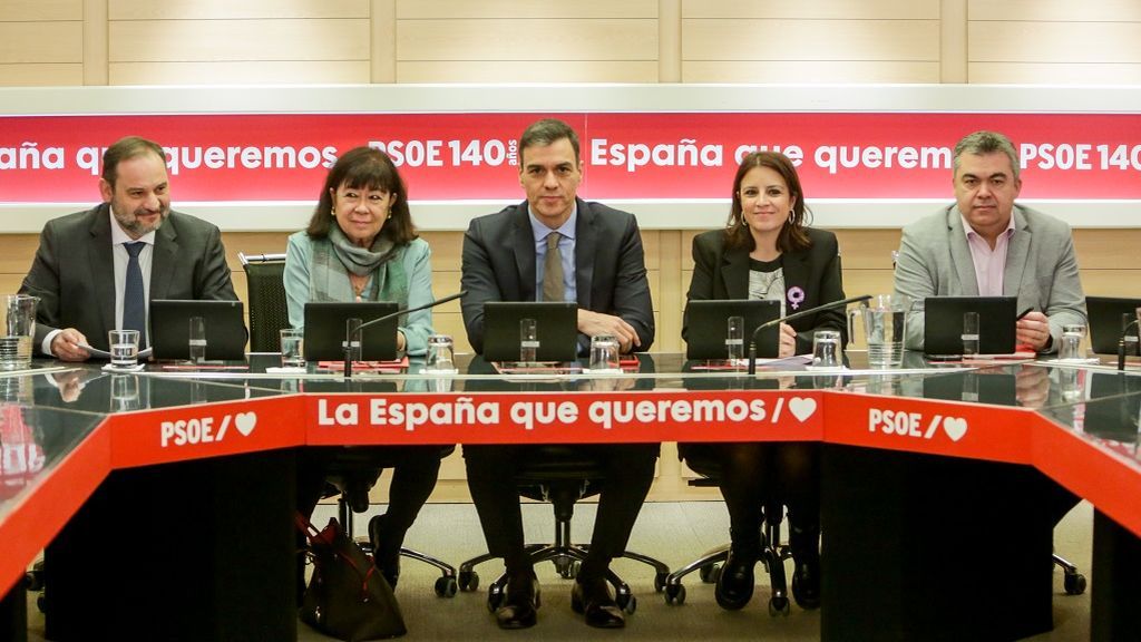 Sánchez incorpora a Montero y Ábalos a la mesa con la Generalitat tras conocer la propuesta del Govern Sánchez incorpora a Montero y Ábalos a la mesa con la Generalitat tras conocer la propuesta del Govern