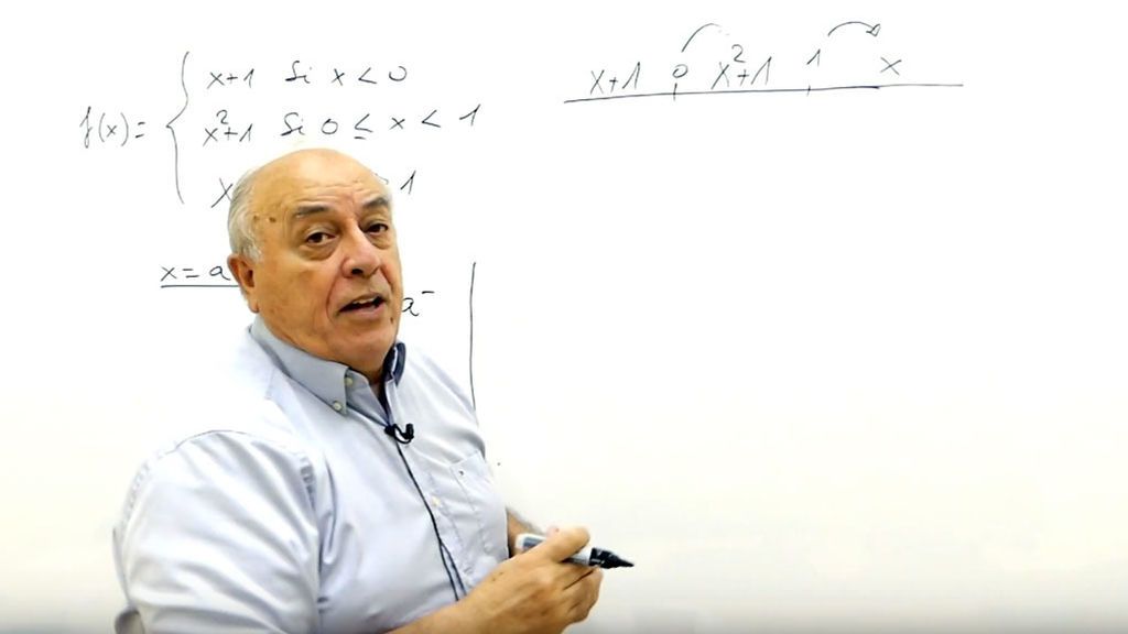 Carlos Maxi, el profesor de matemáticas que se ha convertido en influencer de Tik Tok a los 70 años