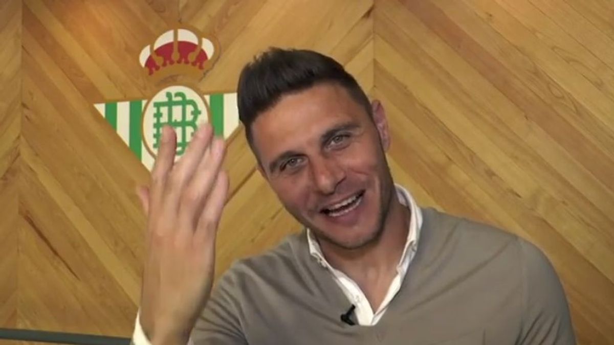 La felicidad de Joaquín tras recibir la Medalla de Andalucía: "Los sueños se cumplen y si no, que me lo digan a mí" La felicidad de Joaquín tras recibir la Medalla de Andalucía: "Los sueños se cumplen y si no, que me lo digan a mí"