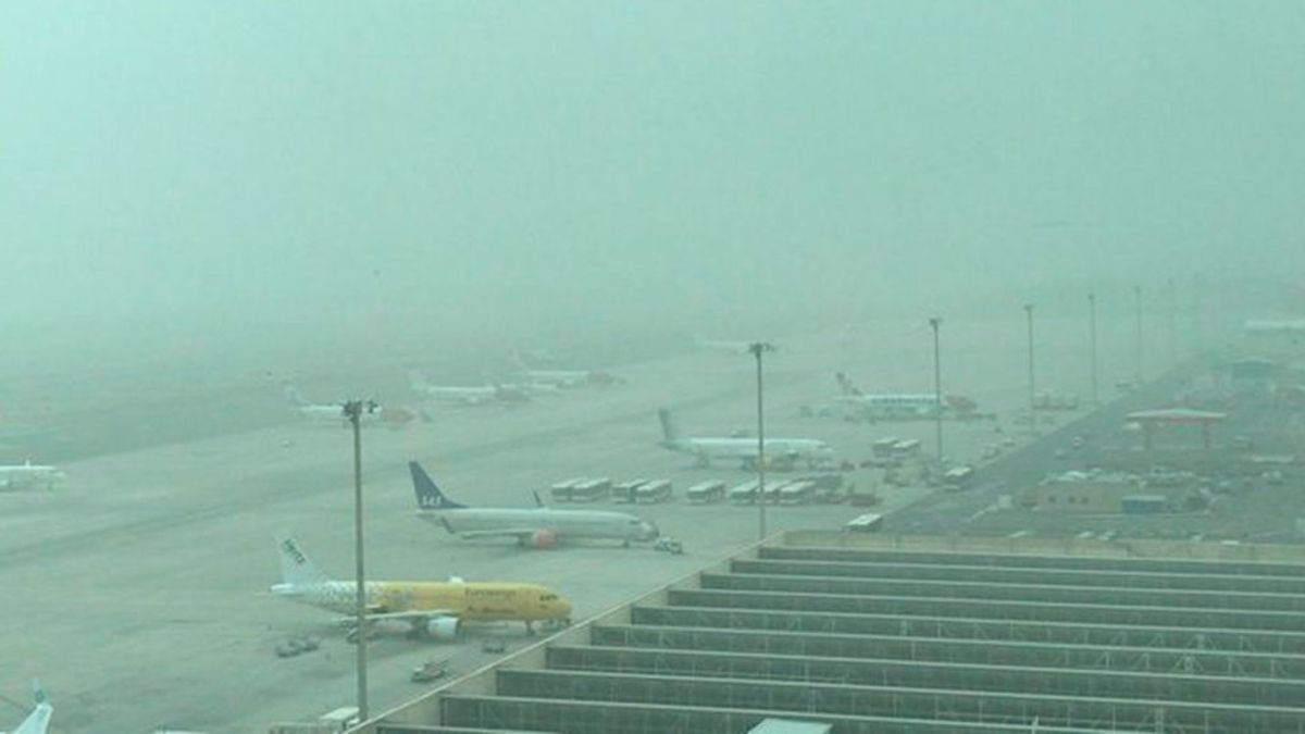 Reabren todos los aeropuertos de Canarias, aunque con restricciones, debido al viento y la calima Reabren todos los aeropuertos de Canarias, aunque con restricciones, debido al viento y la calima