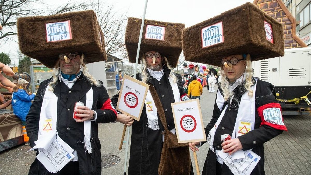 Carnaval antisemita en Bélgica: judíos representados como cucarachas Carnaval antisemita en Bélgica: judíos representados como cucarachas