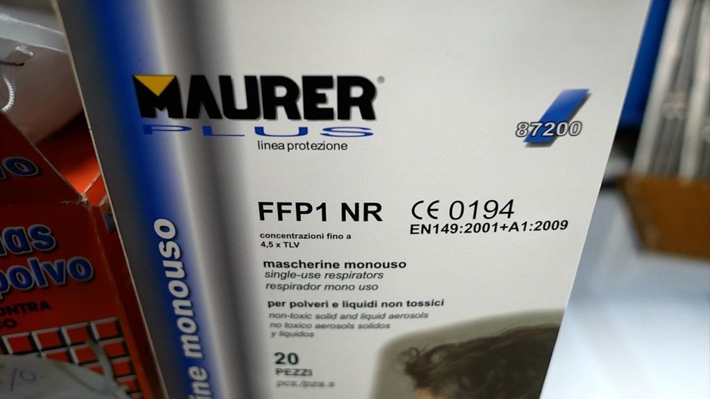 Mascarillas FFP1 en una ferretería industrial