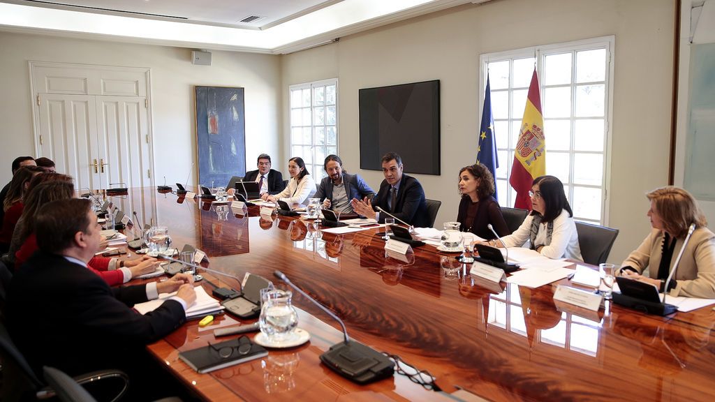 Pedro Sánchez preside la Comisión de Agricultura en Moncloa Pedro Sánchez preside la Comisión de Agricultura en Moncloa