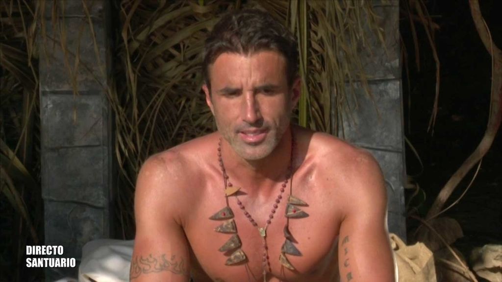 Colores fluorescentes, bikinis minúsculos y collares llamativos: Así es la boda de baño de 'SV 2020'