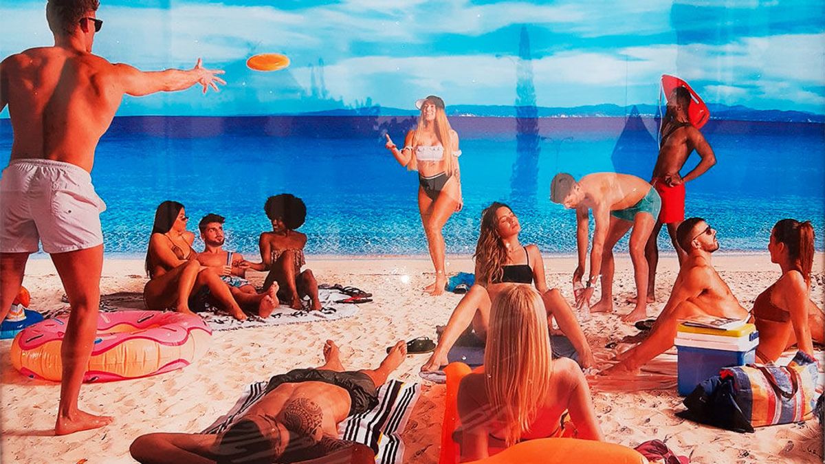 ¿Ganas de... una orgía en la playa? El provocador anuncio que no es lo que parece