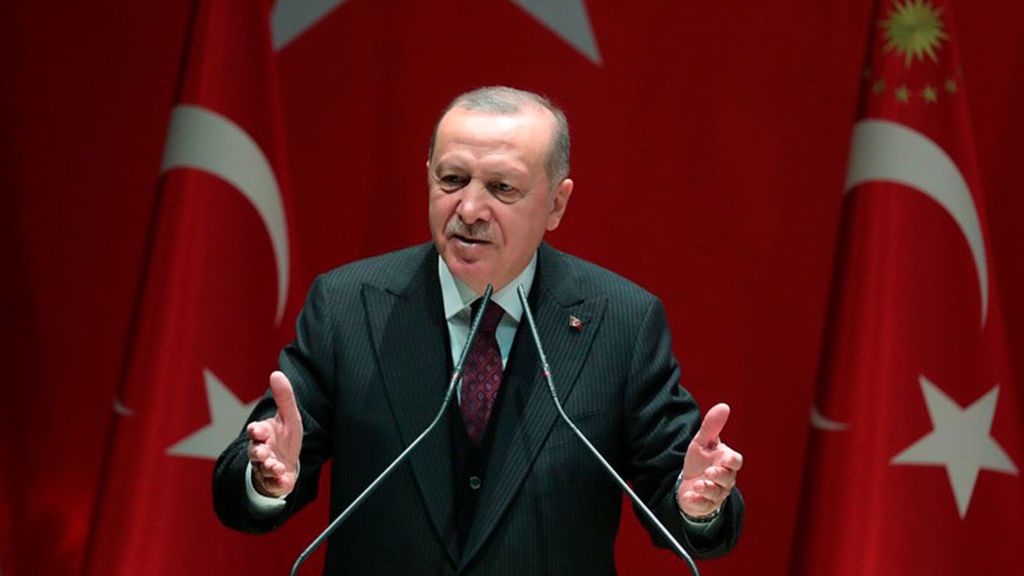 Turquía ataca objetivos de Siria en respuesta a la muerte de 22 de sus militares en Idlib Turquía ataca objetivos de Siria en respuesta a la muerte de 22 de sus militares en Idlib