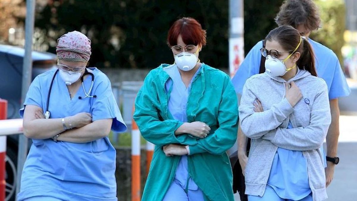 Un médico y una enfermera, los primeros casos de sanitarios infectados en España